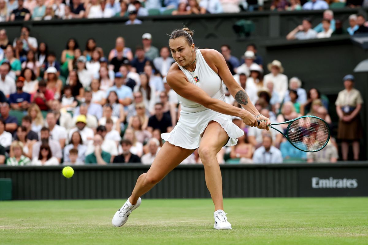 Aryna Sabalenka, fără milă față de jucătoarea alături de care a câștigat 2 turnee majore » Calificată în „sferturi” la Wimbledon, a făcut o dezvăluire: „Sunt teribilă la dansuri” Aryna Sabalenka, fără milă față de jucătoarea alături de care a câștigat 2 turnee majore » Calificată în „sferturi” la Wimbledon, a făcut o dezvăluire: „Sunt teribilă la dansuri”