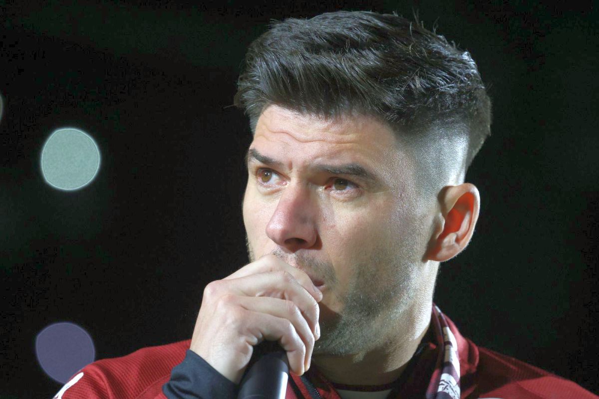 Cristi Săpunaru, EXPLOZIV! A intrat în direct și l-a DESFIINȚAT pe Angelescu: „Minte, sunați-l să vorbim! N-am vrut să plec de la Rapid” Cristi Săpunaru, EXPLOZIV! A intrat în direct și l-a DESFIINȚAT pe Angelescu: „Minte, sunați-l să vorbim! N-am vrut să plec de la Rapid”