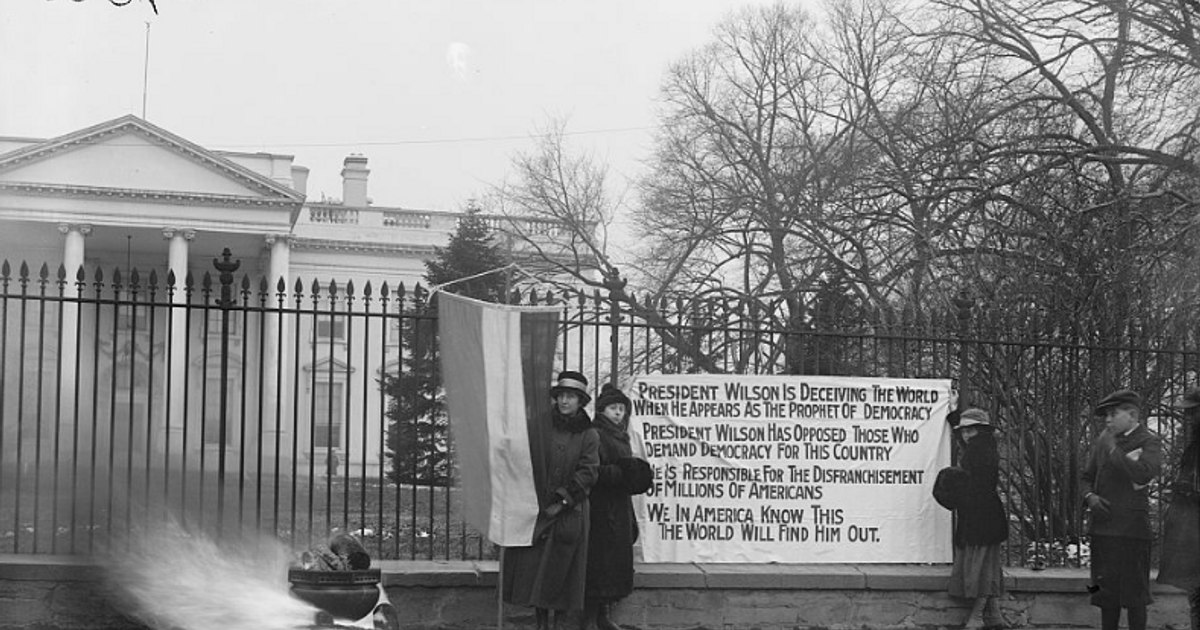 18 august. Ziua în care femeile au primit dreptul de a vota în Statele Unite 18 august. Ziua în care femeile au primit dreptul de a vota în Statele Unite
