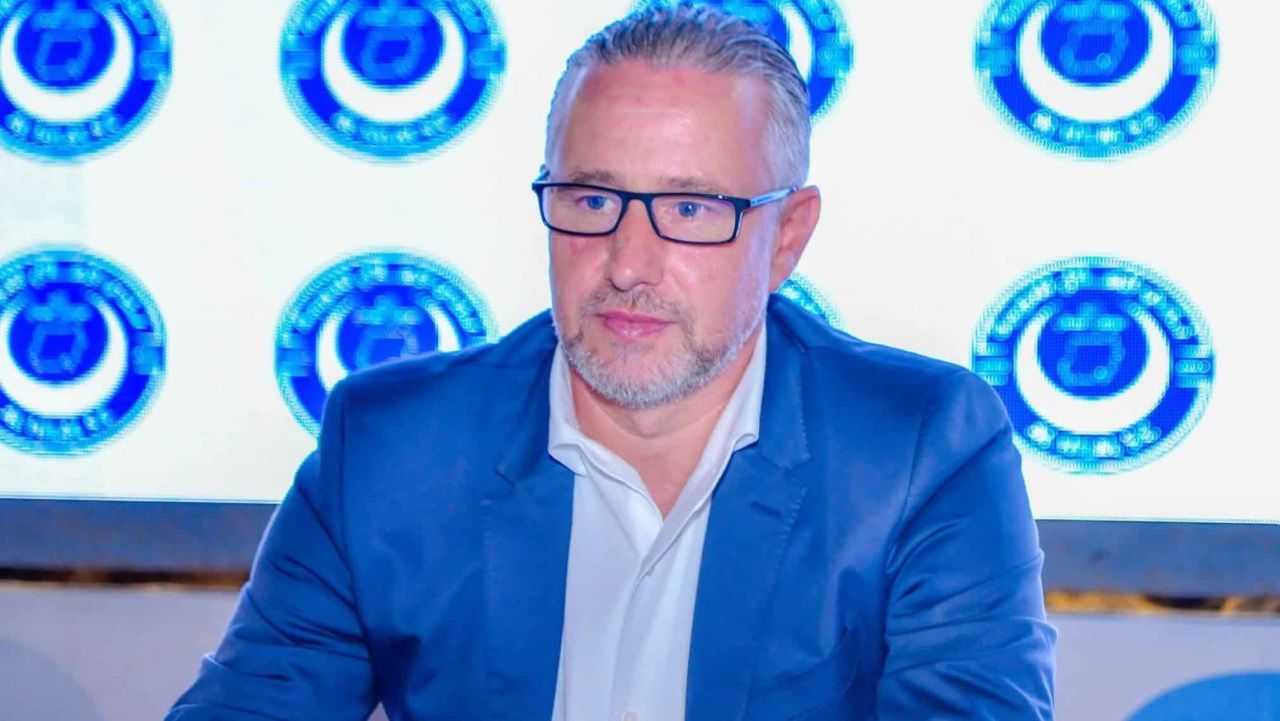 Isterie cu „Reghe“ în Sudan: ce a făcut pentru a se pune bine cu localnicii Isterie cu „Reghe“ în Sudan: ce a făcut pentru a se pune bine cu localnicii