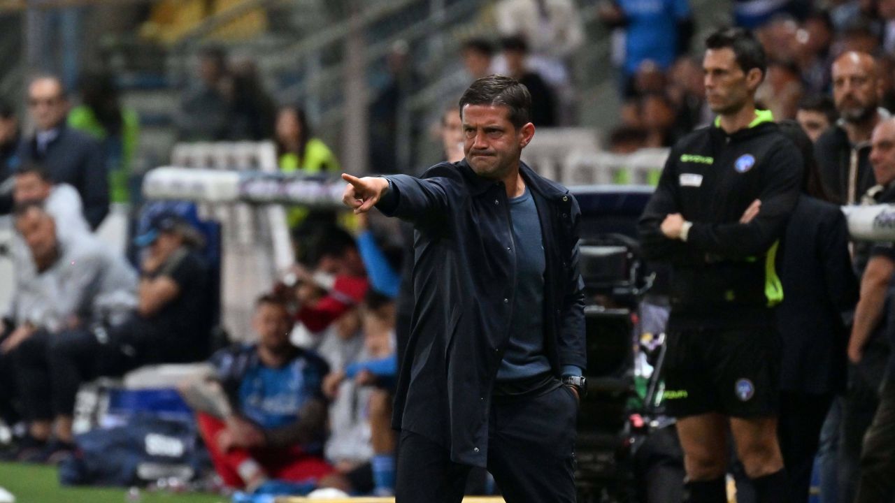 Cristi Chivu îl „resoftează” pe starul lui Inter! Ce rol i-a pregătit românul lui Calhanoglu Cristi Chivu îl „resoftează” pe starul lui Inter! Ce rol i-a pregătit românul lui Calhanoglu