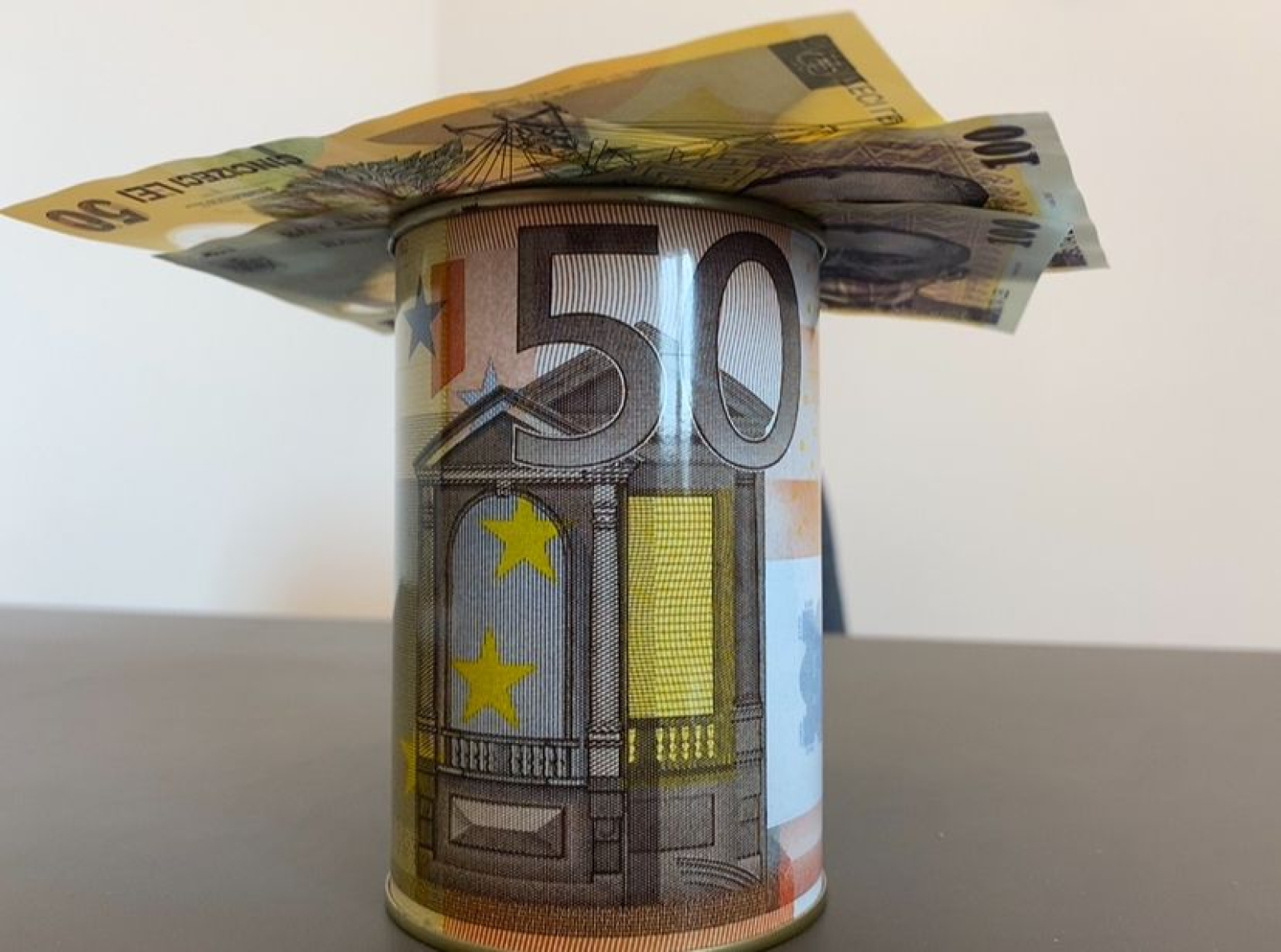 Fitch revizuiește România: Ratingul atârnă de deficit Fitch revizuiește România: Ratingul atârnă de deficit