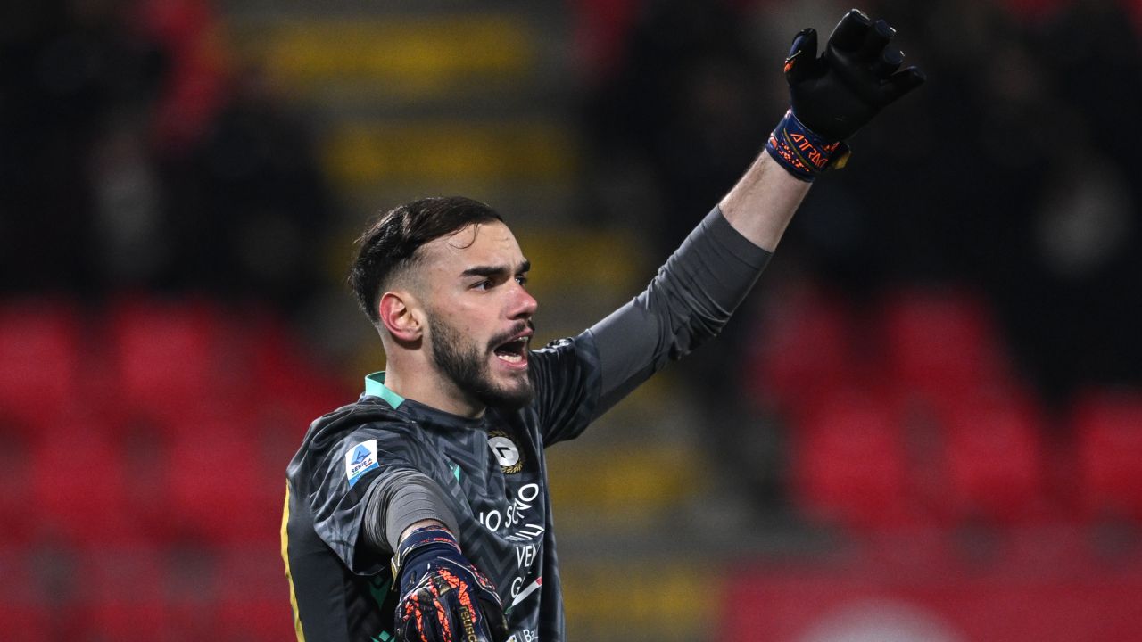 Răzvan Sava devine titular în Serie A, dar italienii îl critică! Marea problemă a portarului român