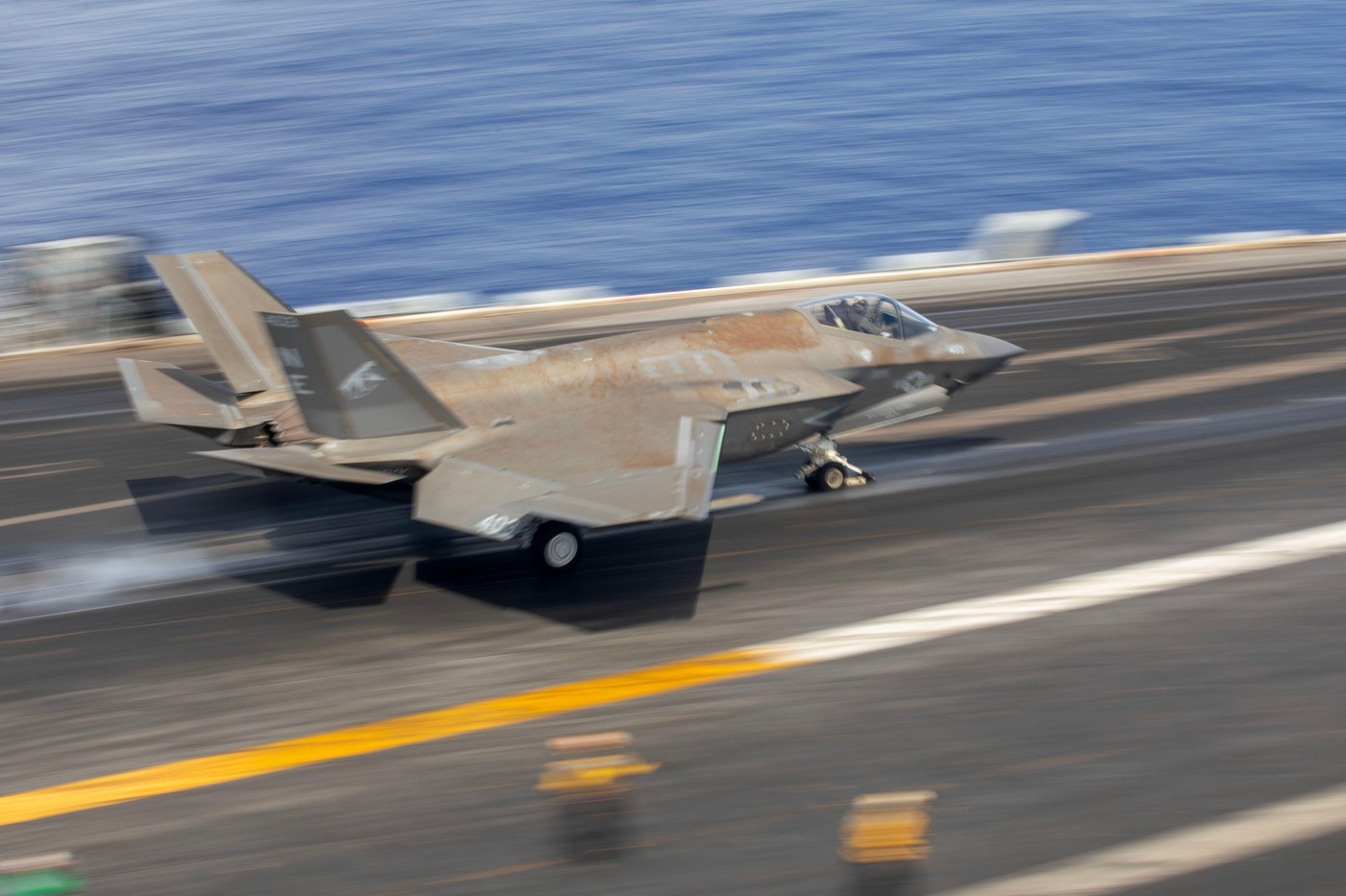 Europa îi cere lui Trump să trimită avioane de luptă F-35 în România, ca parte a garanțiilor de securitate pentru Ucraina Europa îi cere lui Trump să trimită avioane de luptă F-35 în România, ca parte a garanțiilor de securitate pentru Ucraina