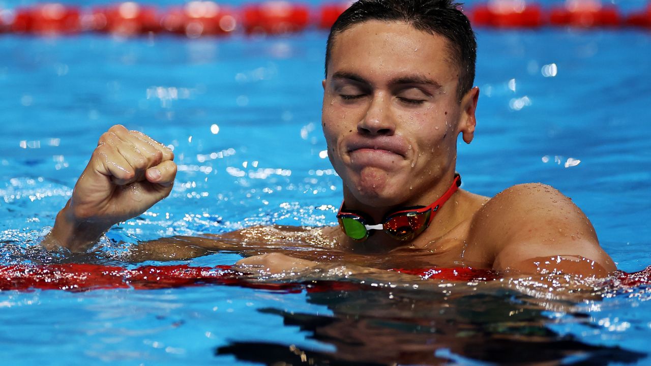 David Popovici, „îmbrăcat“ în aur: Anunțul Clubului Dinamo despre suma pe care o va primi David Popovici, „îmbrăcat“ în aur: Anunțul Clubului Dinamo despre suma pe care o va primi