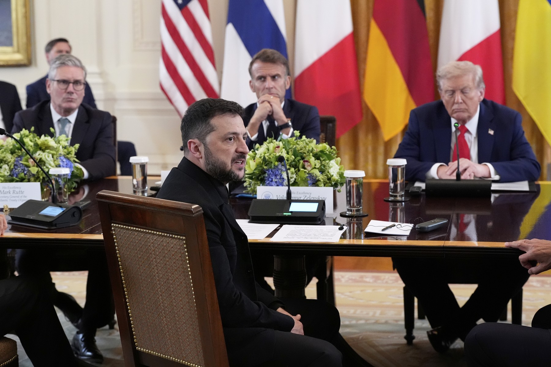 Semnificația hărții care a apărut în mod neașteptat în Biroul Oval în timpul întâlnirii Trump-Zelenski și care include România / „O amintire dureroasă și o formă de presiune”