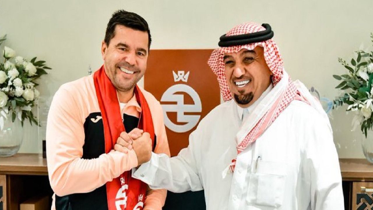 Contra, dat afară cu zâmbetul pe buze și mulțumiri: „Un profesionist desăvârșit. Drum bun!“