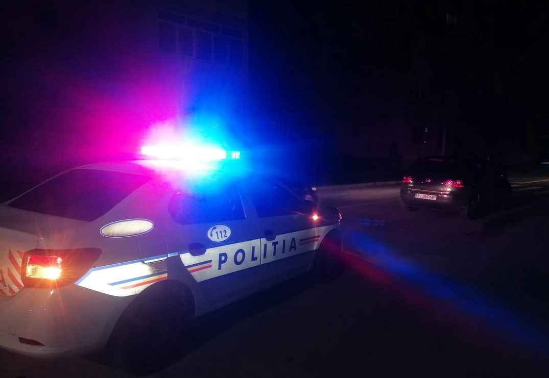 Poliția a prins un tânăr fugit din arestul la domiciliu după ce a rupt brățara de monitorizare Poliția a prins un tânăr fugit din arestul la domiciliu după ce a rupt brățara de monitorizare