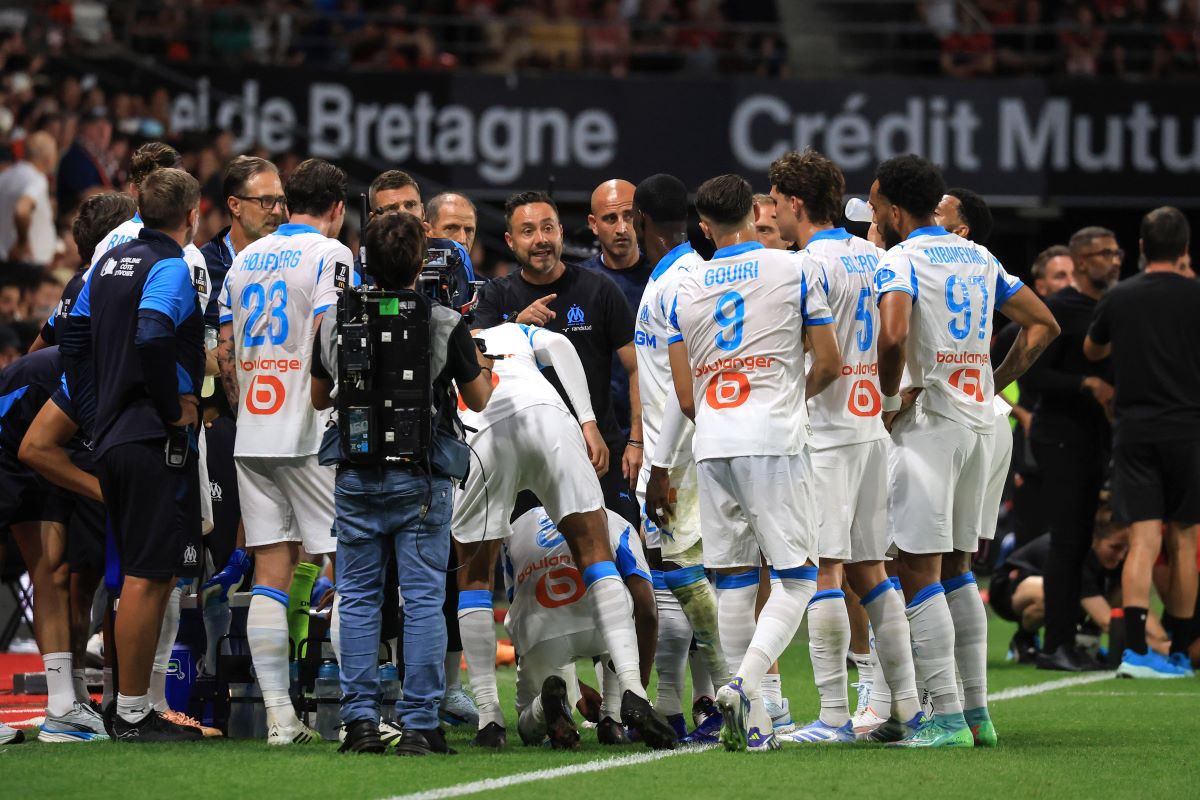 Scandal monstru în vestiarul lui Marseille » Doi titulari au fost excluși din lot de antrenorul Roberto De Zerbi! Scandal monstru în vestiarul lui Marseille » Doi titulari au fost excluși din lot de antrenorul Roberto De Zerbi!