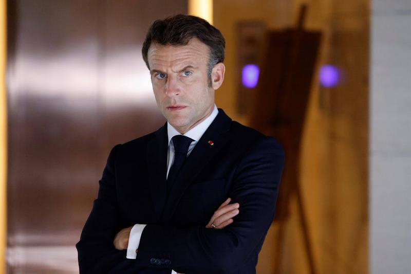 „O cruzime abjectă”. Emmanuel Macron condamnă imaginile cu ostaticii israelieni difuzate de Hamas