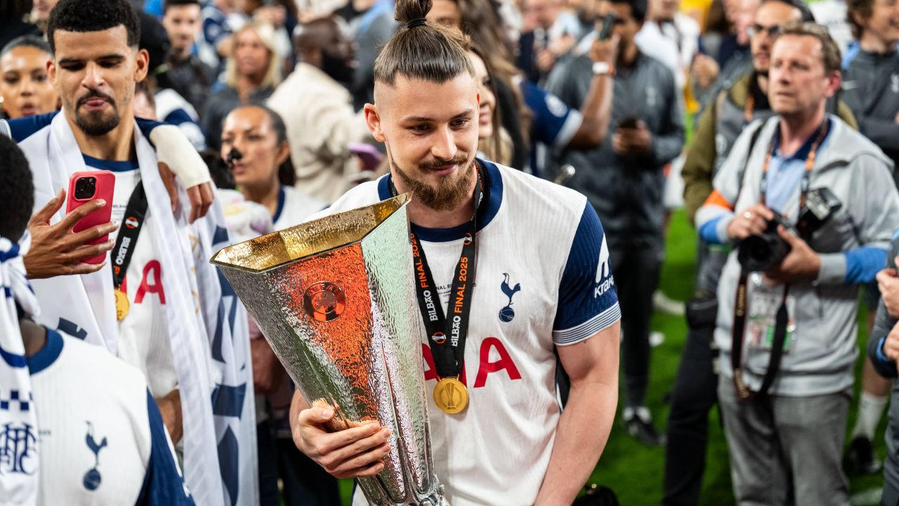 Când revine Radu Drăgușin pe teren: ”Atunci ar trebui să fie pregătit” Când revine Radu Drăgușin pe teren: ”Atunci ar trebui să fie pregătit”