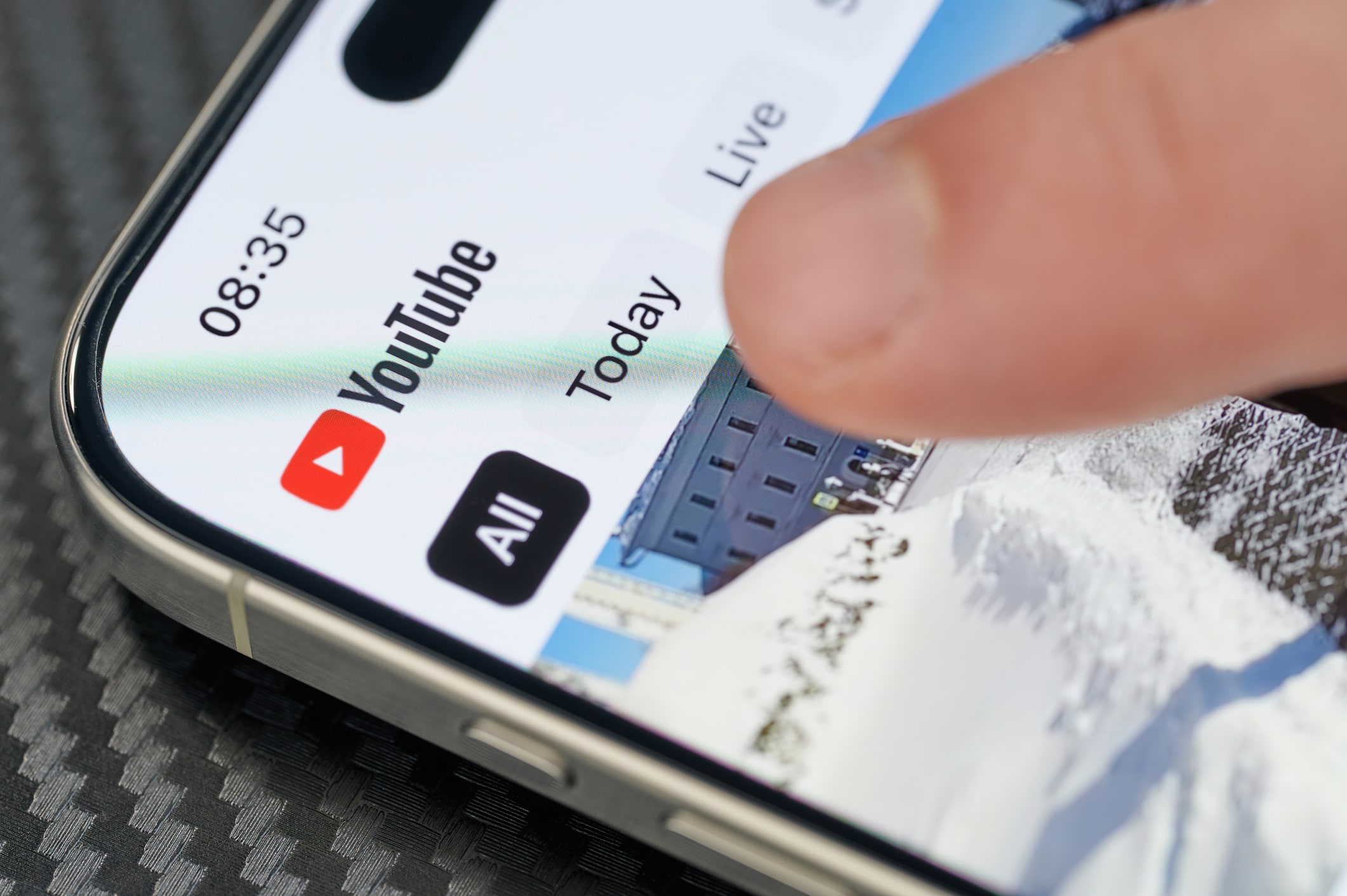 „Un pas important”: Australia devine prima țară din lume care va bloca accesul tinerilor la YouTube