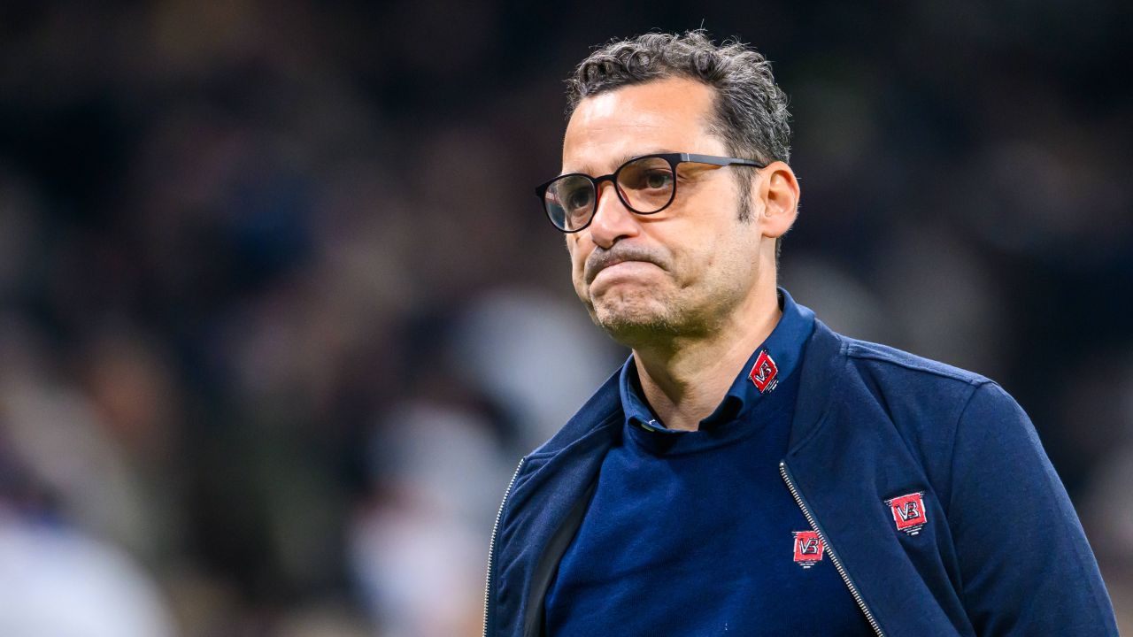 Mihai Teja, discurs tăios după egalul cu CFR: „Fără transferuri ne mișcăm ca broasca țestoasă. Cine arbitrează, VAR-ul?” Mihai Teja, discurs tăios după egalul cu CFR: „Fără transferuri ne mișcăm ca broasca țestoasă. Cine arbitrează, VAR-ul?”