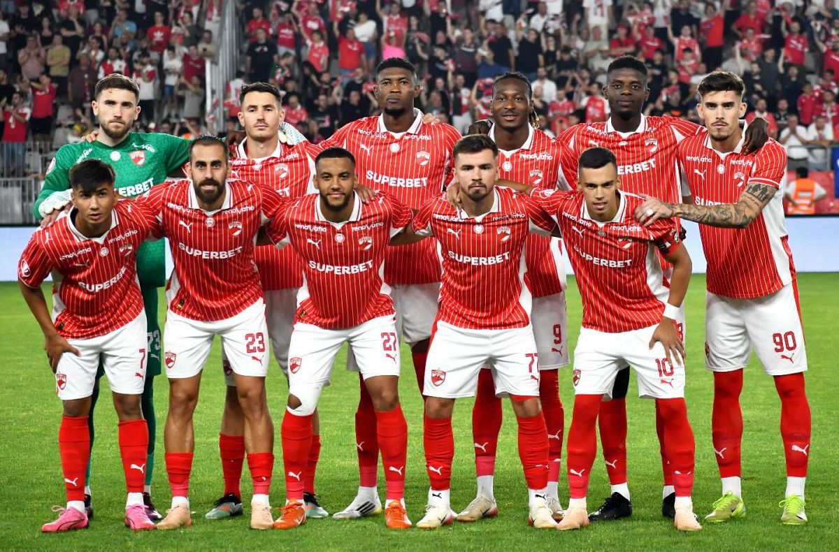 Dinamo pregătește modificări importante pentru derby-ul cu FCSB: cum ar putea arăta primul „11” al „câinilor” Dinamo pregătește modificări importante pentru derby-ul cu FCSB: cum ar putea arăta primul „11” al „câinilor”