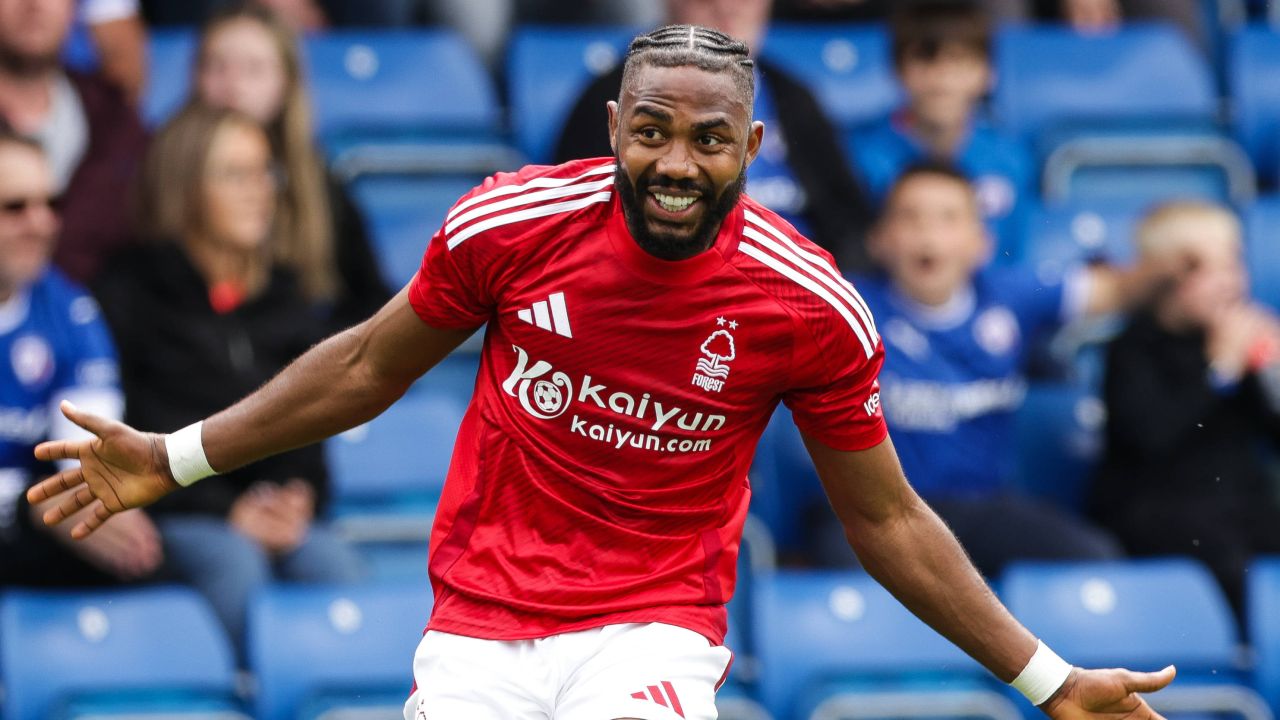 CFR Cluj joacă tare! Ardelenii, gata să aducă un fotbalist cu peste 50 de meciuri în Premier League