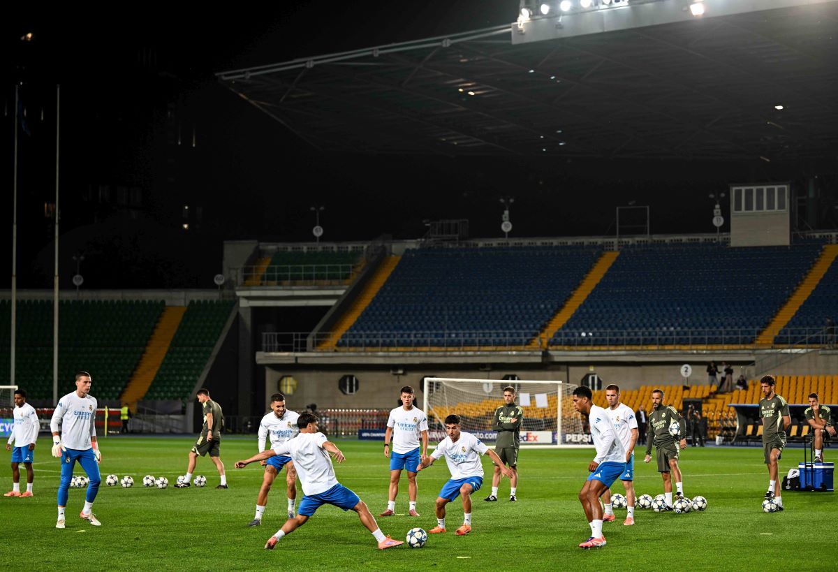 Cel mai dezechilibrat meci din istoria Ligii Campionilor » 120:1 e raportul bugetelor și 60:1 al vedetelor din lot! Cel mai dezechilibrat meci din istoria Ligii Campionilor » 120:1 e raportul bugetelor și 60:1 al vedetelor din lot!