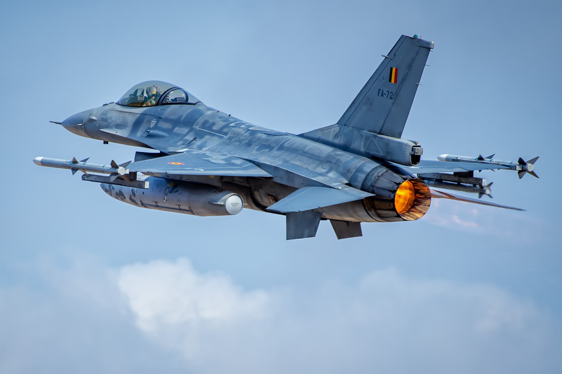 Ministrul Apărării din Lituania cere ca avioanele spaniole să treacă de la descurajare la acțiune după incursiunile dronelor rusești în spațiul baltic. Reacția Madridului