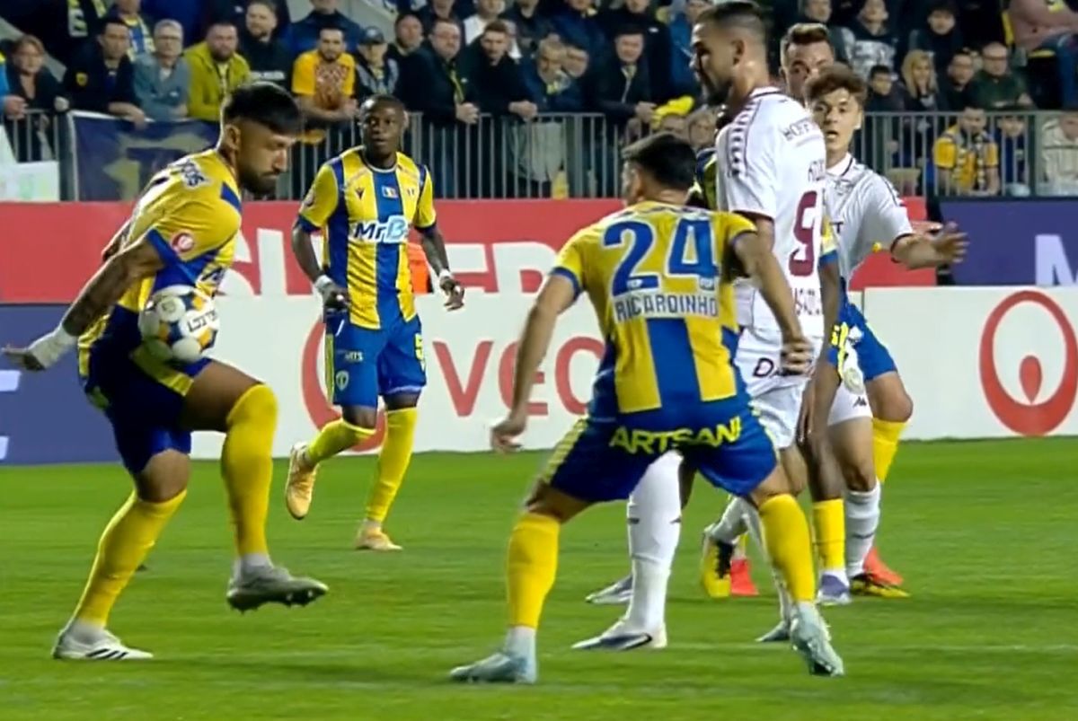 A fost henț la Papp? Marcel Bîrsan, contestat vehement de cei de la Petrolul: „Inventează!” A fost henț la Papp? Marcel Bîrsan, contestat vehement de cei de la Petrolul: „Inventează!”