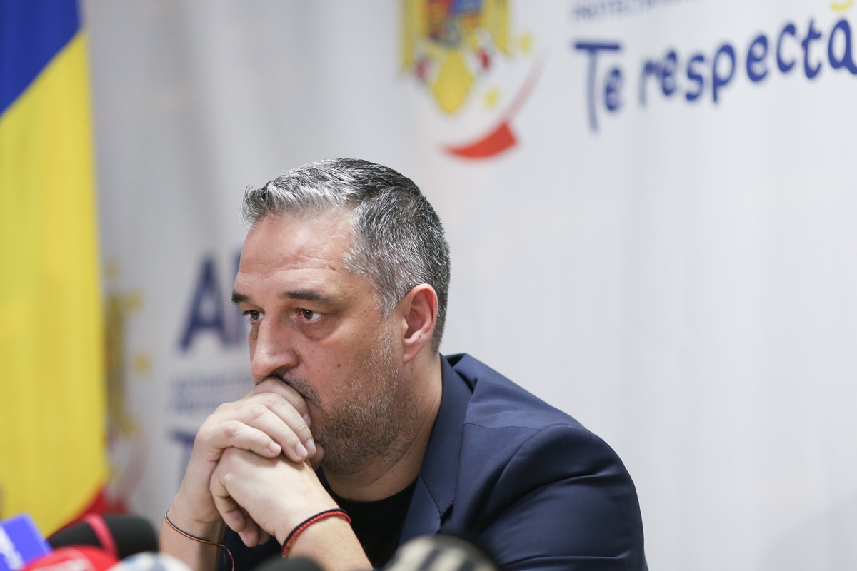 Directorul general al ANPC susține că faptele invocate de DNA „există, însă ele nu sunt prevăzute de legea penală”. Primele declarații după ce a fost pus sub control judiciar Directorul general al ANPC susține că faptele invocate de DNA „există, însă ele nu sunt prevăzute de legea penală”. Primele declarații după ce a fost pus sub control judiciar