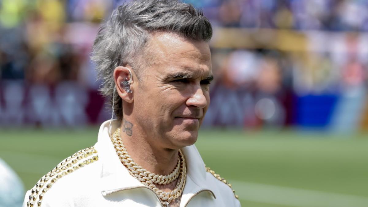 „Robbie Williams îi prinde pe corupți”. Doi funcționari bulgari demiși și reținuți după ce au cerut mită de la echipa artistului „Robbie Williams îi prinde pe corupți”. Doi funcționari bulgari demiși și reținuți după ce au cerut mită de la echipa artistului