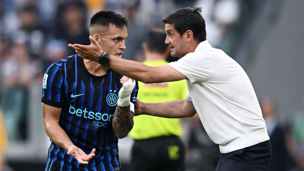 Cristi Chivu rescrie istoria la Inter! A egalat recordul lui Ronaldo „Fenomenul” și i-a lăsat în urmă pe Mourinho și Inzaghi Cristi Chivu rescrie istoria la Inter! A egalat recordul lui Ronaldo „Fenomenul” și i-a lăsat în urmă pe Mourinho și Inzaghi
