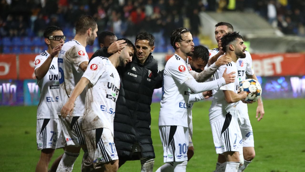 Patronul liderului din Superliga a făcut calculul pentru titlu! Suma de care e nevoie pentru a cuceri trofeul Patronul liderului din Superliga a făcut calculul pentru titlu! Suma de care e nevoie pentru a cuceri trofeul