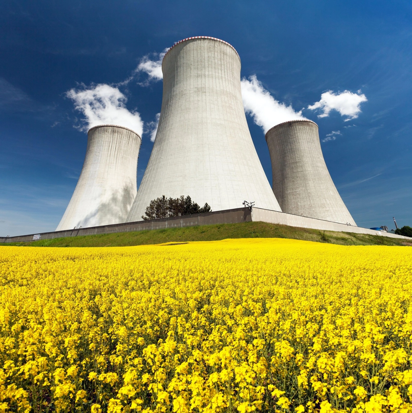 VIDEO Germania renunță la energia nucleară: A demolat turnurile de răcire ale Centralei Nucleare de la Gundremmingen VIDEO Germania renunță la energia nucleară: A demolat turnurile de răcire ale Centralei Nucleare de la Gundremmingen