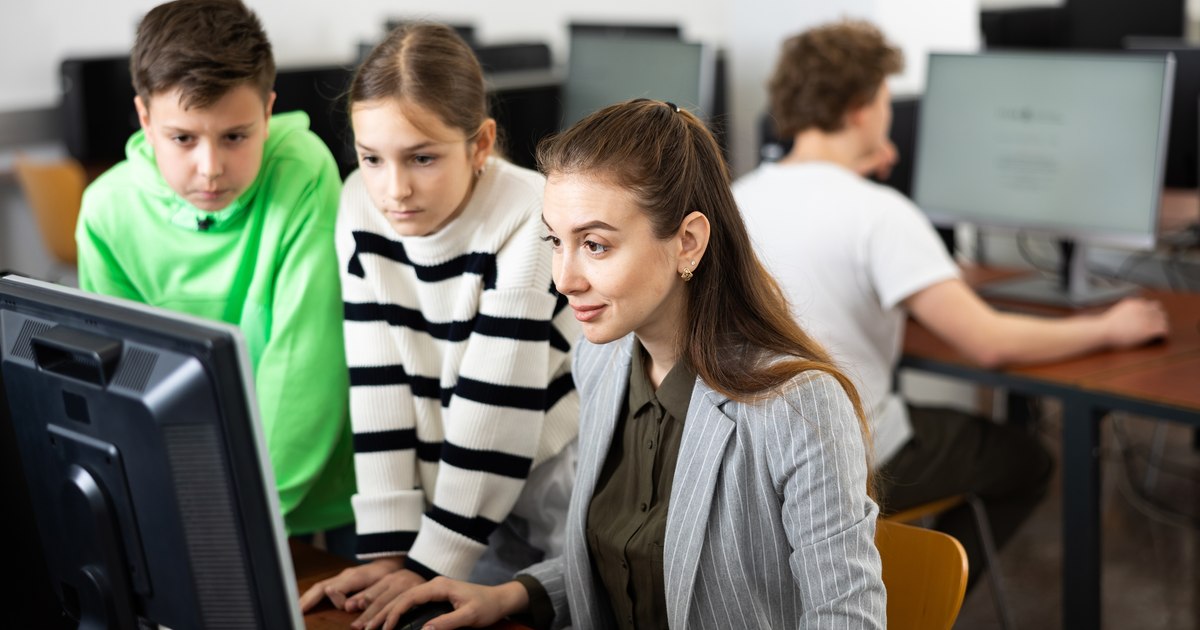 Investiție emoțională sau pregătire practică? Ce priorități au părinții români în educația copiilor ANALIZĂ Investiție emoțională sau pregătire practică? Ce priorități au părinții români în educația copiilor ANALIZĂ