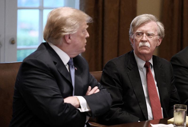 John Bolton, fost consilier al lui Donald Trump, a fost pus sub acuzare. Al treilea adversar politic important care este vizat penal în ultimele săptămâni