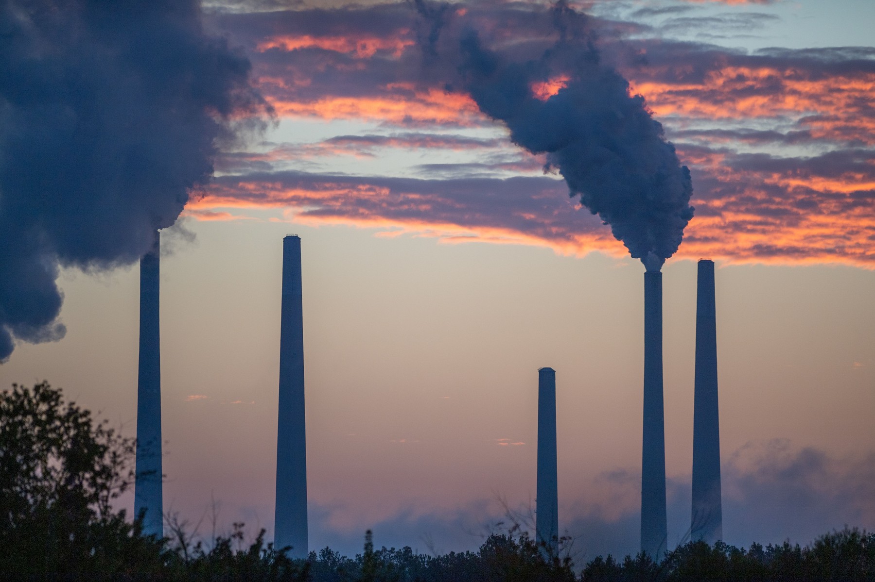 Creștere record a concentrației de dioxid de carbon, care alimentează temerile că încălzirea globală, schimbările climatice și fenomenele meteo extreme se vor amplifica Creștere record a concentrației de dioxid de carbon, care alimentează temerile că încălzirea globală, schimbările climatice și fenomenele meteo extreme se vor amplifica