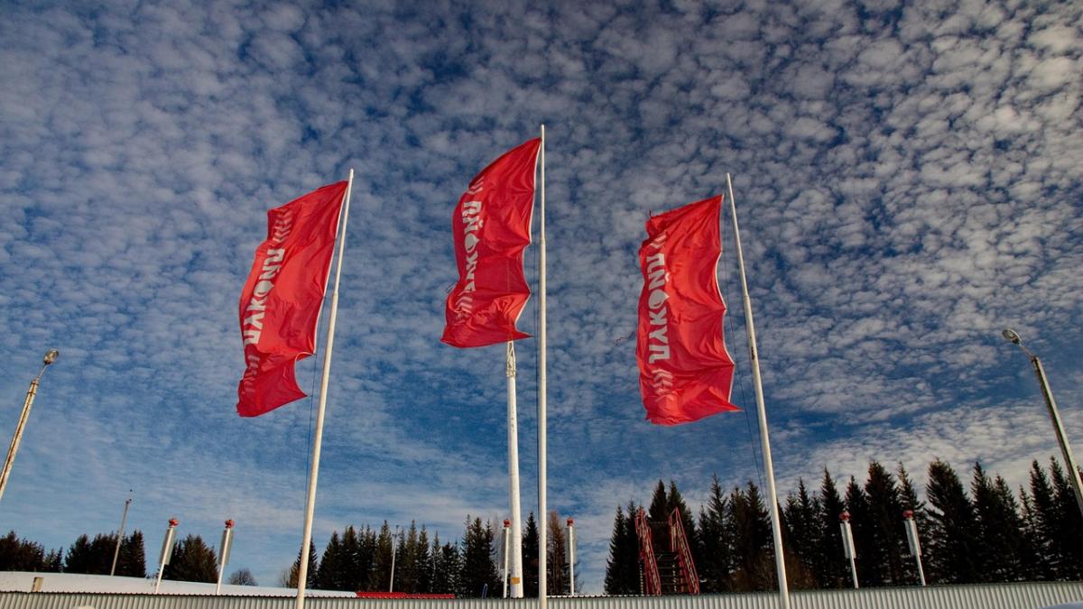 Politico: România și Bulgaria se zbat să împiedice închiderea rafinăriilor Lukoil. Șansele ca Petrotel să fie naționalizată