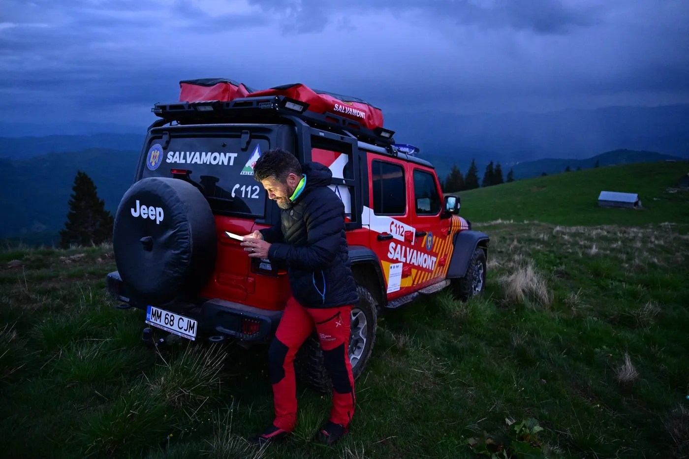 Ucrainean rătăcit în Munţii Maramureşului, căutat de salvamontişti. El a spus că este de câteva zile în munţi, fără provizii şi în hipotermie uşoară