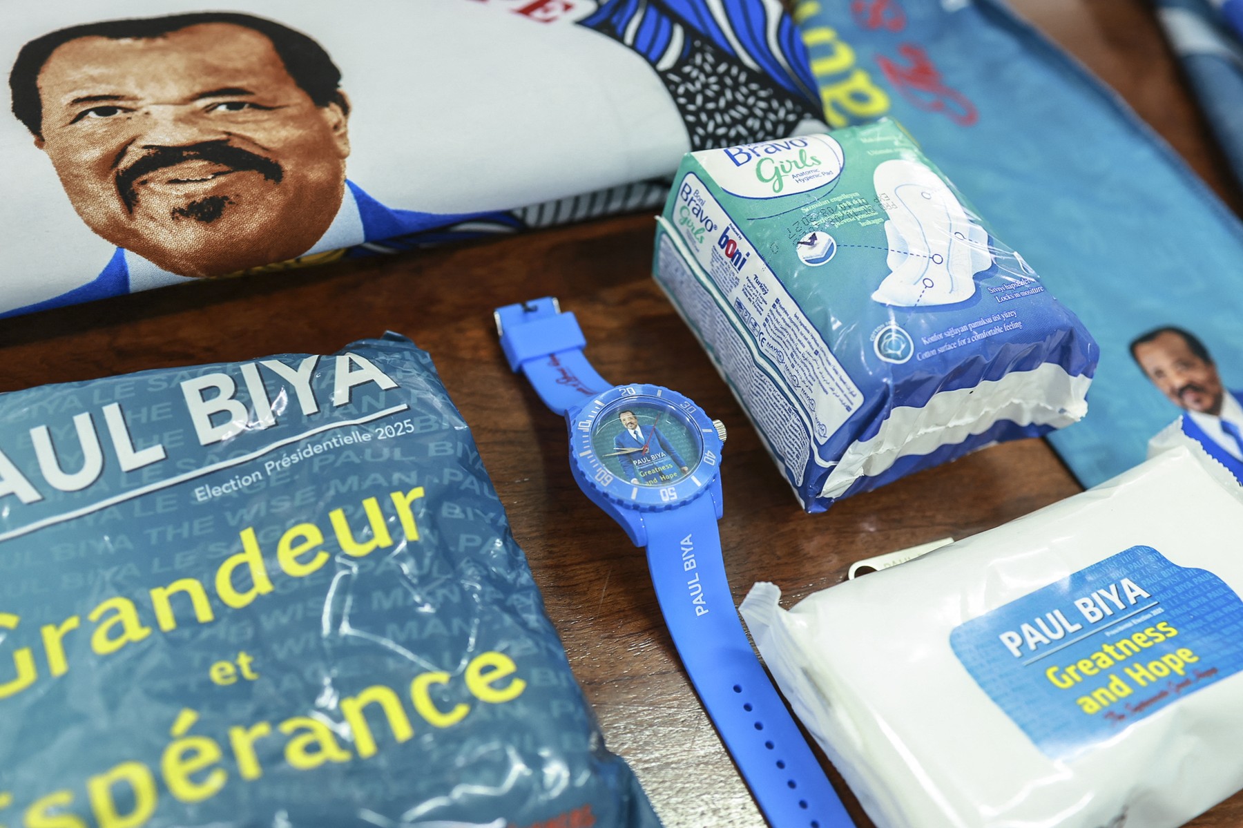 Președintele care încearcă să rămână la putere până la aproape 100 de ani e contestat de un fost aliat apropiat, care candidează împotriva lui