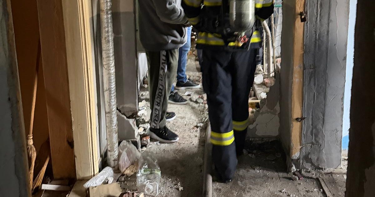 Explozie urmată de incendiu într-un bloc din orașul Balș. Două victime cu arsuri. A fost activat Planul Roșu Explozie urmată de incendiu într-un bloc din orașul Balș. Două victime cu arsuri. A fost activat Planul Roșu