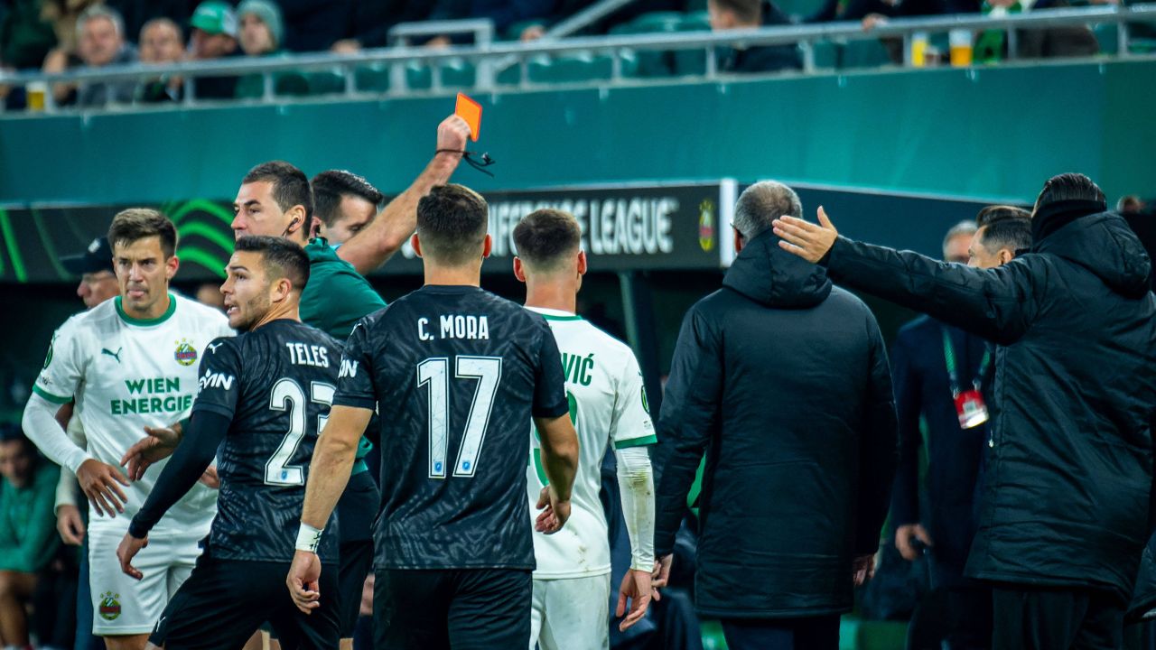 Reacția lui Nicușor Bancu după ce Mirel Rădoi a fost eliminat în meciul cu Rapid Viena: ”Știam că e mai impulsiv!” Reacția lui Nicușor Bancu după ce Mirel Rădoi a fost eliminat în meciul cu Rapid Viena: ”Știam că e mai impulsiv!”