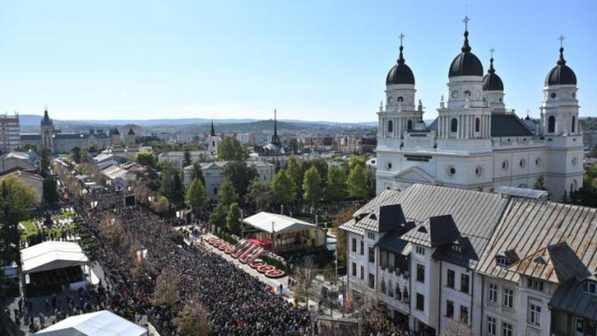 Sfânta Cuvioasă Parascheva: Mii de pelerini au luat parte la procesiunea Calea Sfinţilor din Iași