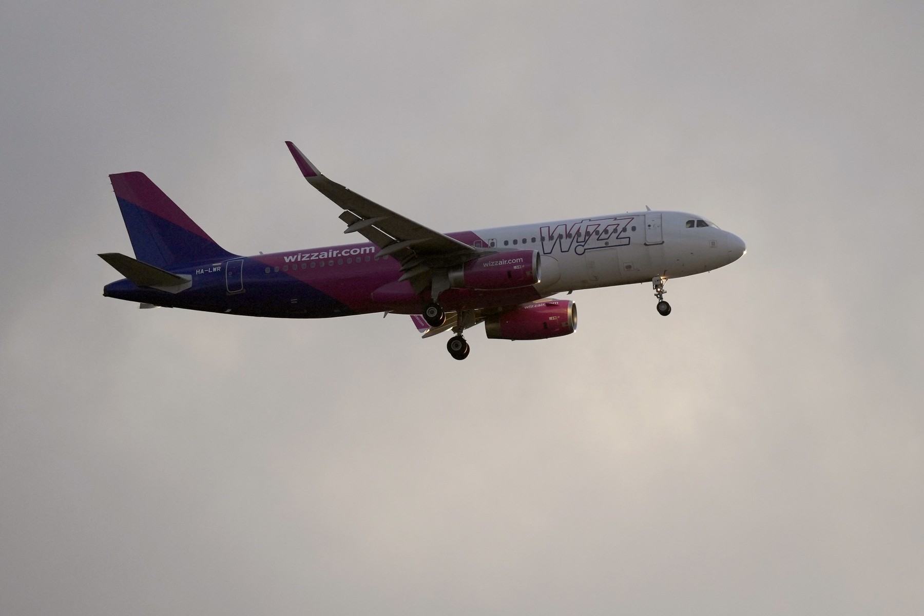 Airbus recheamă urgent peste 6.000 de avioane A320. Compania Wizz Air, printre cele afectate / Ce probleme au fost identificate
