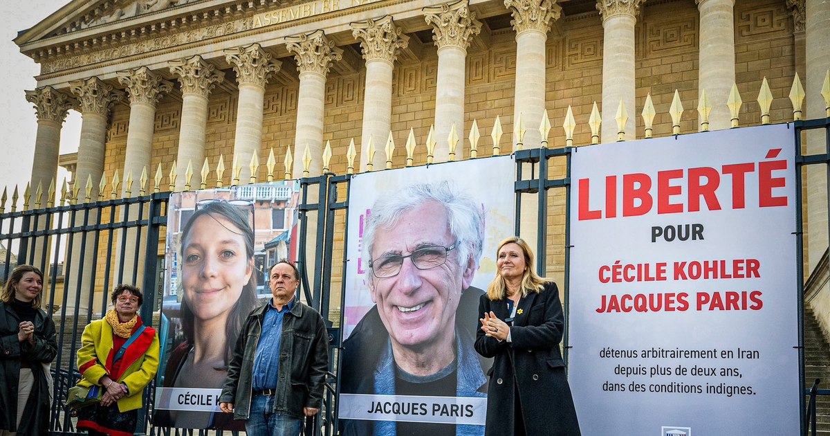 Macron anunță eliberarea a doi profesori francezi reținuți timp de trei ani în Iran: „Ce ușurare! Au ieșit din închisoarea Evin” Macron anunță eliberarea a doi profesori francezi reținuți timp de trei ani în Iran: „Ce ușurare! Au ieșit din închisoarea Evin”