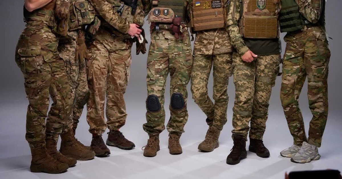 Soții, mame, luptătoare, activiste: femeile mileniale care mențin Ucraina în funcțiune