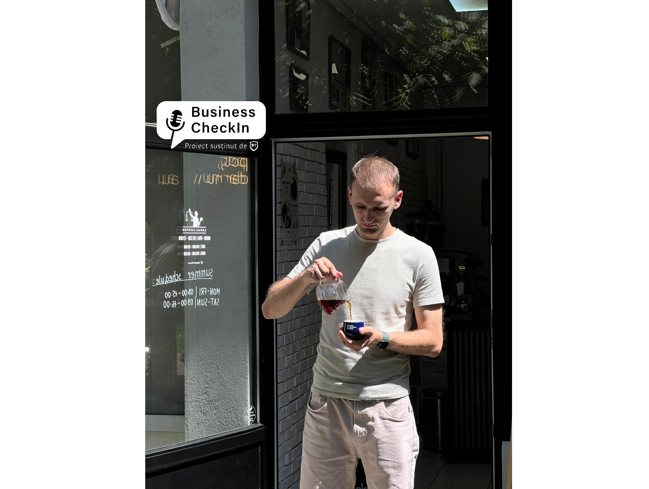 StartupCafe.ro: Business CheckIn. Până la Barou, barista. Un tânăr din Timișoara și-a deschis cafenea lângă facultatea de Drept pe care o urma