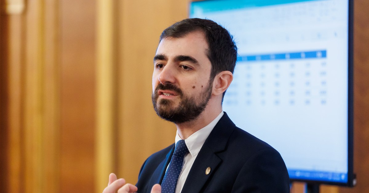 Semnal de alarmă în Coaliție: proiectul USR privind reducerea numărului de parlamentari ar putea aduce AUR peste pragul de 50% Semnal de alarmă în Coaliție: proiectul USR privind reducerea numărului de parlamentari ar putea aduce AUR peste pragul de 50%