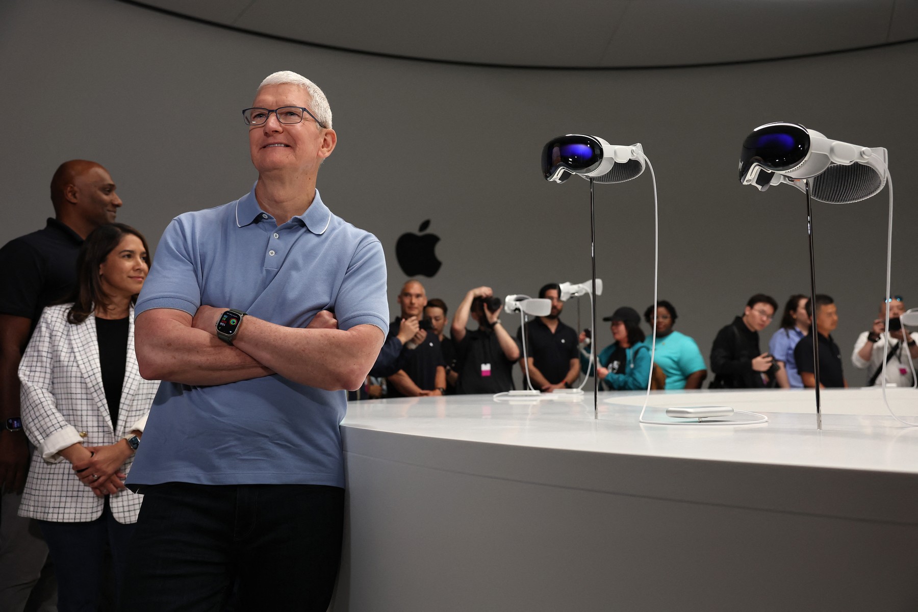 Cine va fi noul șef la Apple? Gigantul tehnologic se pregătește pentru plecarea lui Tim Cook Cine va fi noul șef la Apple? Gigantul tehnologic se pregătește pentru plecarea lui Tim Cook