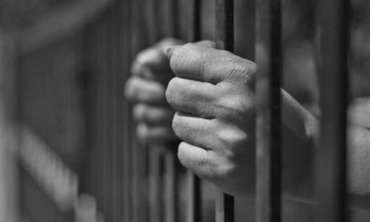 Condamnat la închisoare pentru furtul printului ‘Girl with Balloon’ al lui Banksy, în timpul unui jaf la Londra Condamnat la închisoare pentru furtul printului ‘Girl with Balloon’ al lui Banksy, în timpul unui jaf la Londra