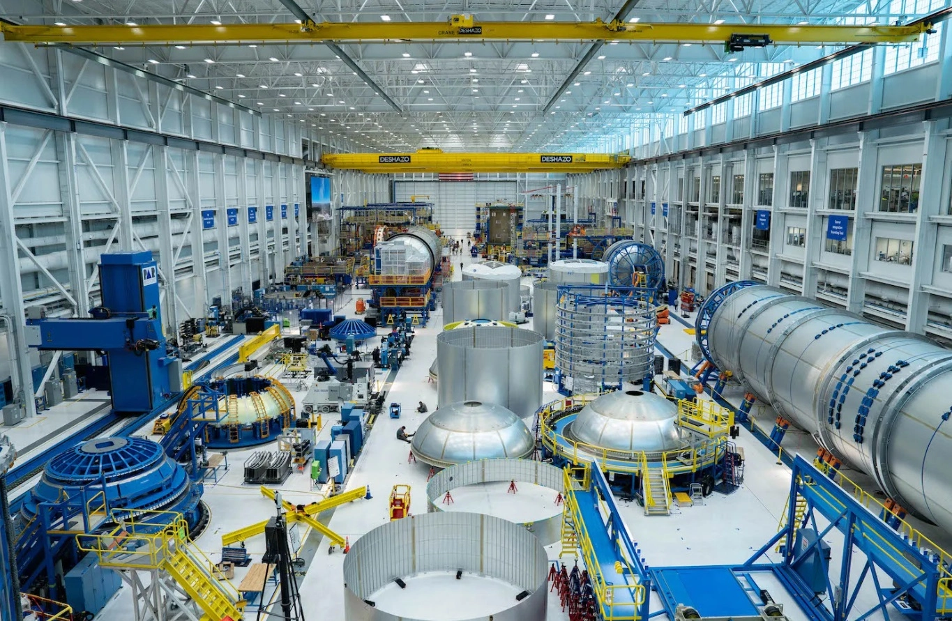 Misiune istorică: Blue Origin a lansat uriașa rachetă New Glenn cu doi sateliți la bord, destinați planetei Marte Misiune istorică: Blue Origin a lansat uriașa rachetă New Glenn cu doi sateliți la bord, destinați planetei Marte