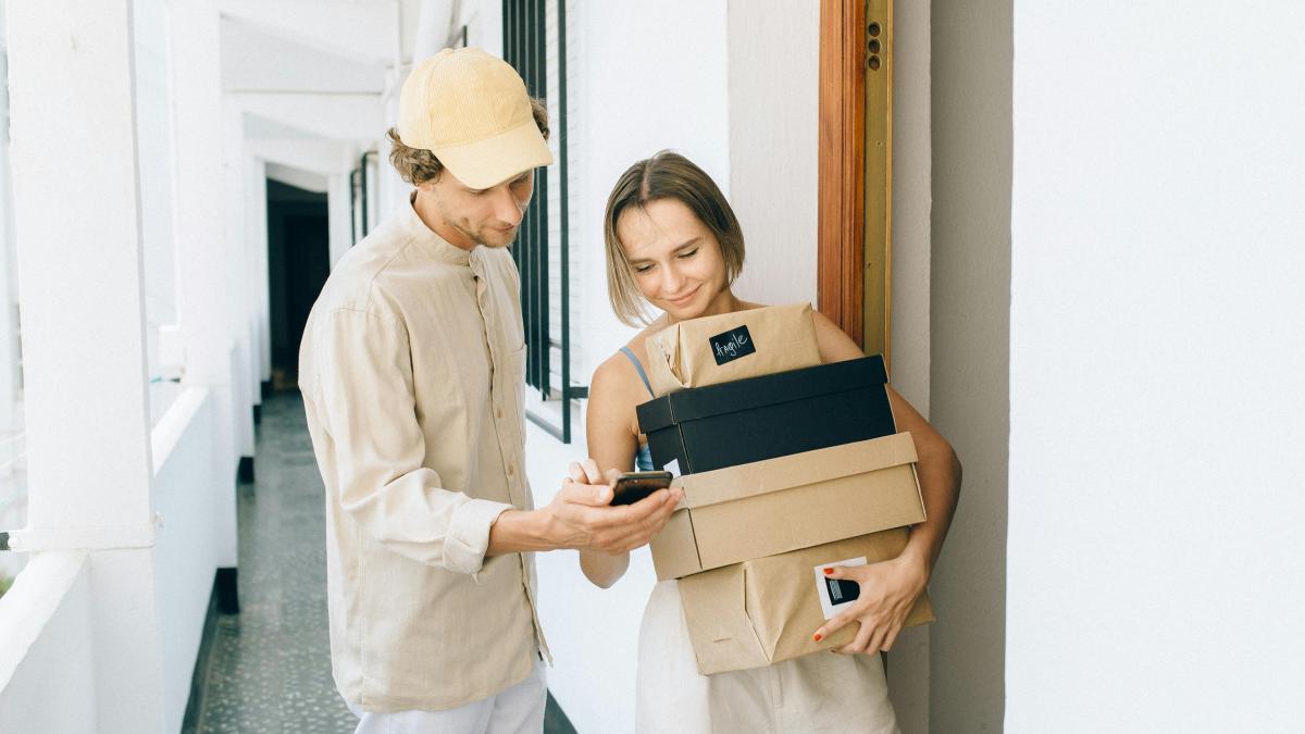 Cumperi de aici? Faliment scrie pe România! Concedieri și lanțuri autohtone distruse