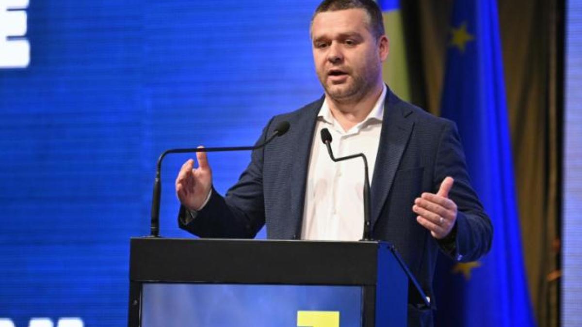 Răspunsul lui Ciucu întrebat dacă îi e frică de cutremure. Stă la etajul 8, într-un bloc comunist. Ce ar face ca primar general Răspunsul lui Ciucu întrebat dacă îi e frică de cutremure. Stă la etajul 8, într-un bloc comunist. Ce ar face ca primar general