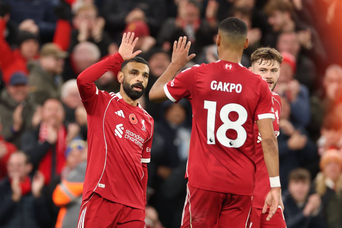 Liverpool câștigă din nou în Premier League! Salah și Gravenberch au adus victoria „cormoranilor” în fața propriilor suporteri