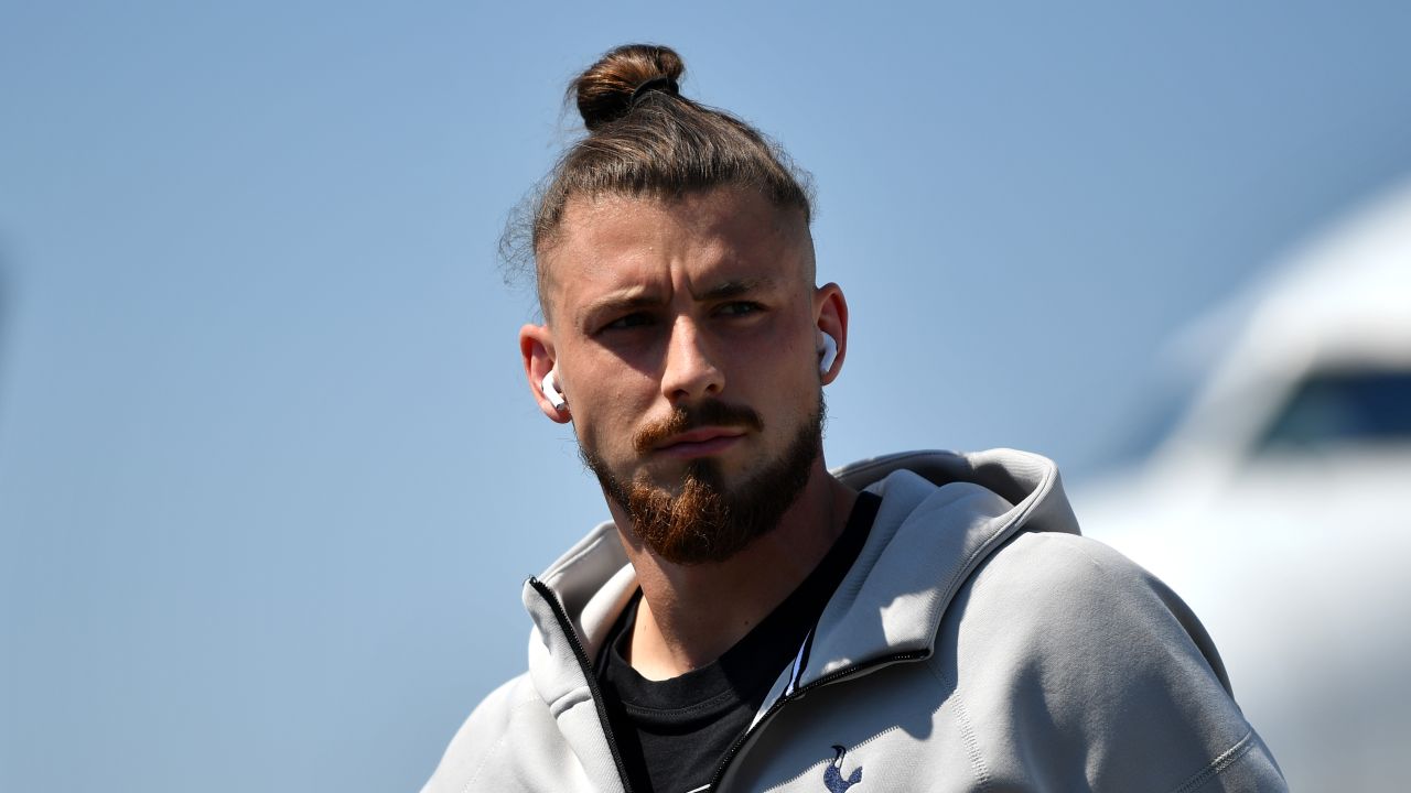Radu Drăgușin, disponibil contra lui Liverpool? Anunțul făcut de Thomas Frank