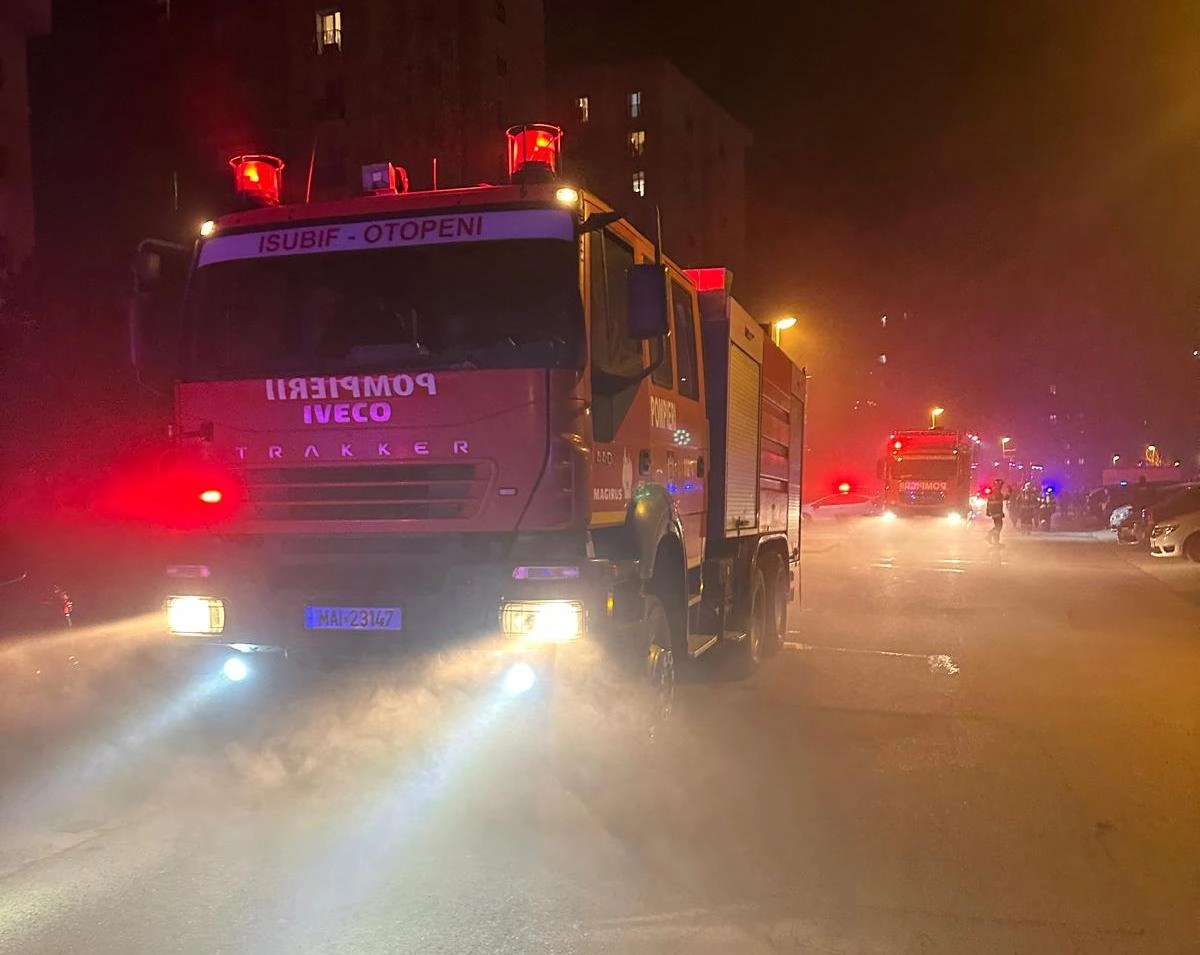 Incendiu izbucnit la o boxă din pasajul subteran din zona centrală a municipiului Târgu Mureș: O persoană, găsită în stop cardio-respirator Incendiu izbucnit la o boxă din pasajul subteran din zona centrală a municipiului Târgu Mureș: O persoană, găsită în stop cardio-respirator