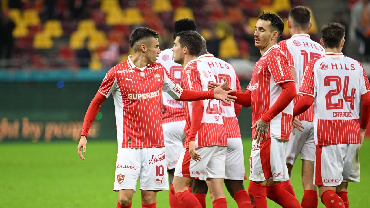 Fostul director sportiv de la Dinamo e impresionat: ”Se pot bate la campionat” Fostul director sportiv de la Dinamo e impresionat: ”Se pot bate la campionat”